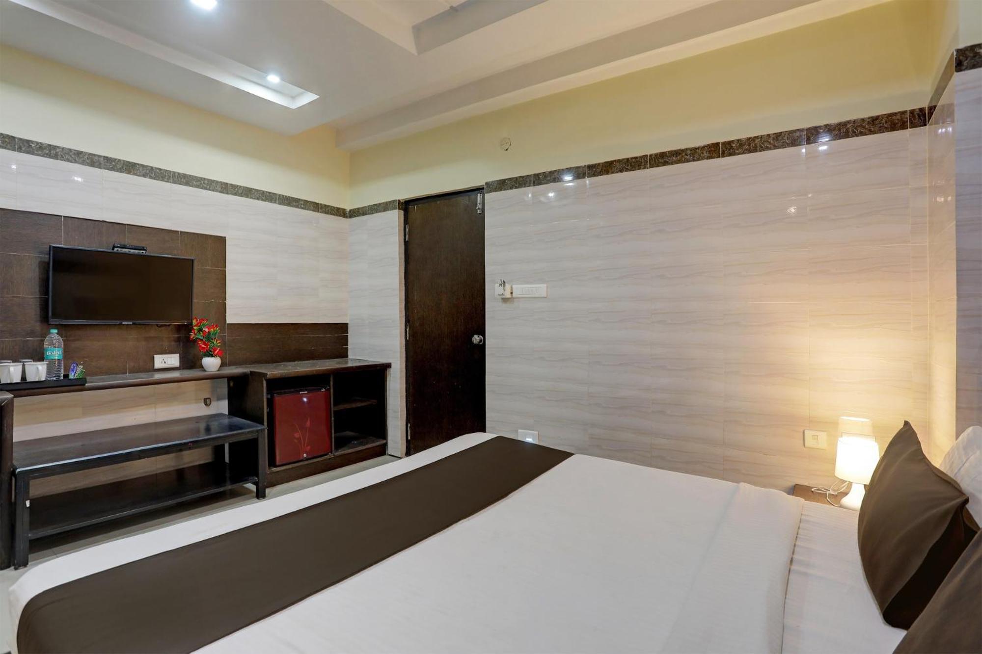 Flagship Hotel Suhana Grand Haiderabad Buitenkant foto